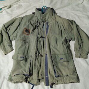 vintage Izzi green canvas jacket toggle enclosures and collar
